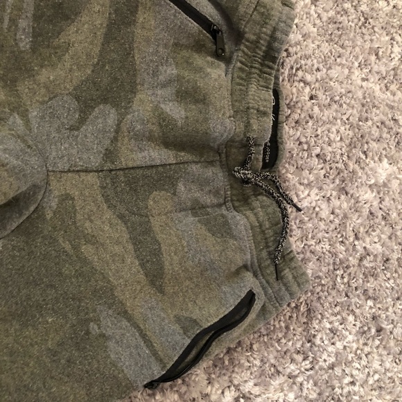 Boys gently used Camouflage joggers - Picture 3 of 5
